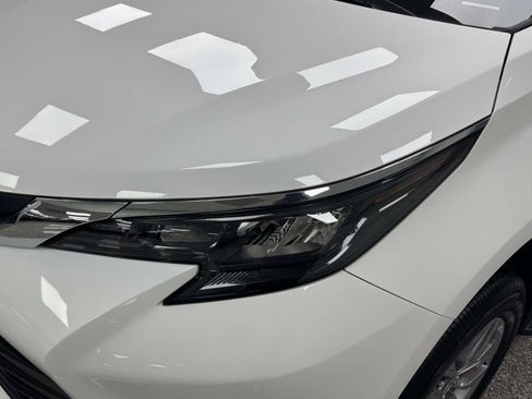 Used 2025 Toyota Sienna LE image 7