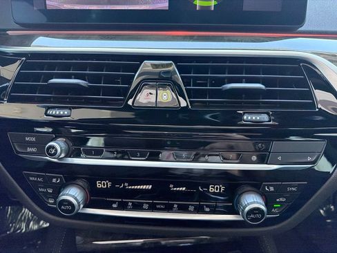 Used 2023 BMW 540i w/ M Sport Package RWD image 18