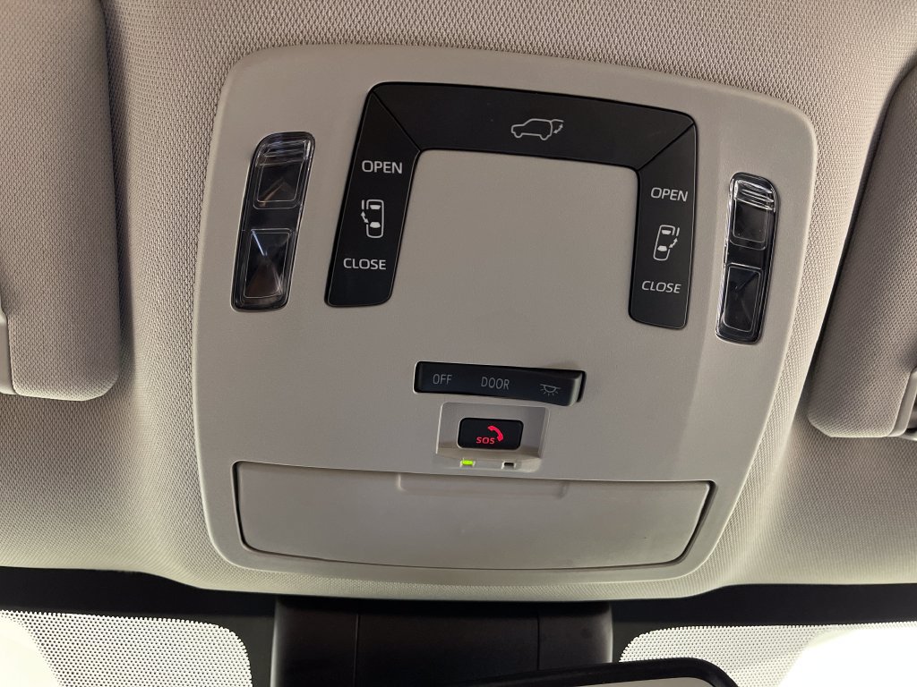 Certified 2026 Toyota Sienna LE FWD image 29