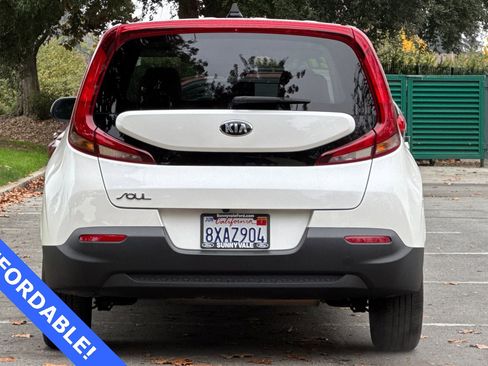 Used 2021 Kia Soul LX image 5