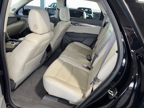 Used 2022 Cadillac XT5 Premium Luxury image 15