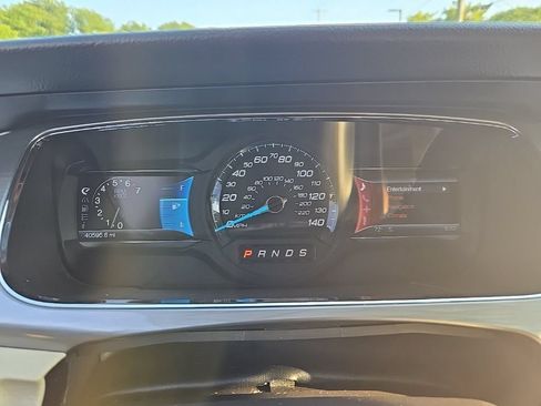 Used 2013 Ford Taurus SEL FWD image 18