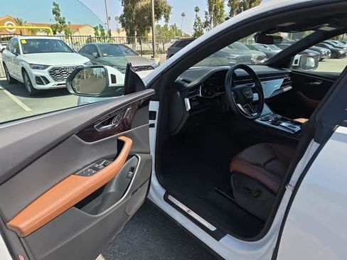 Used 2023 Audi Q8 Premium Plus w/ Premium Plus Package image 9