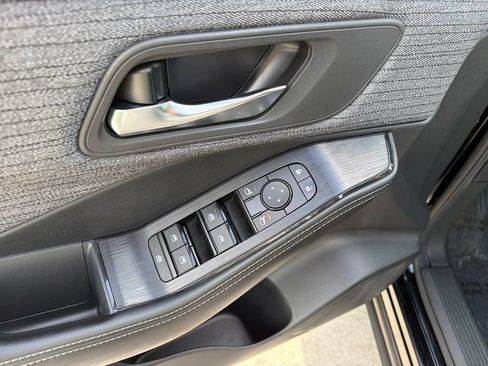 Used 2023 Nissan Rogue SV FWD image 18