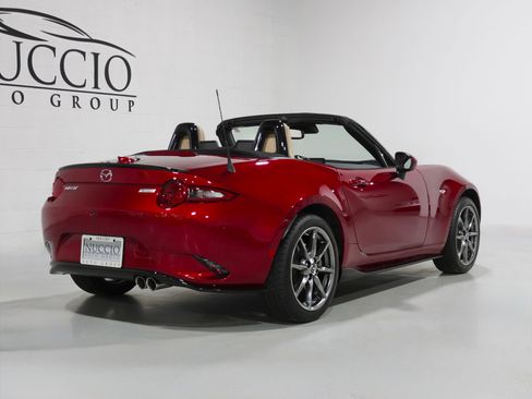 Used 2019 MAZDA MX-5 Miata Grand Touring w/ Appearance Package image 41