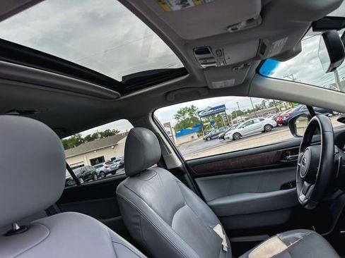 Used 2018 Subaru Outback 2.5i Limited AWD/4WD image 25