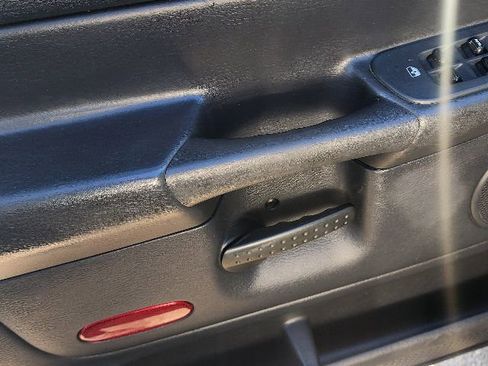 Used 2003 Dodge Ram 2500 Truck SLT image 9