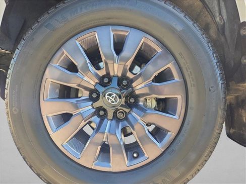 Used 2021 Toyota Tacoma Limited w/ Nightshade Package AWD/4WD image 30