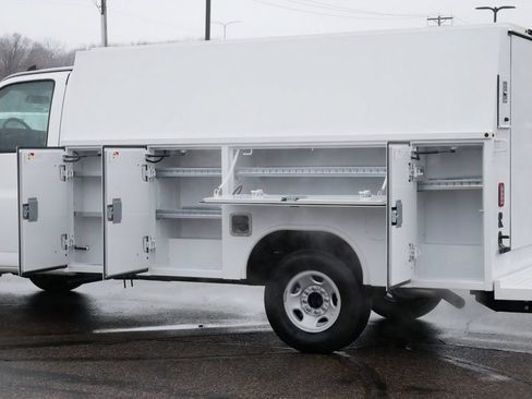 New 2026 Chevrolet Express 3500 w/ Power Convenience Package RWD image 10