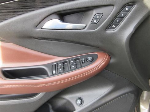 Used 2017 Buick Envision Essence image 12