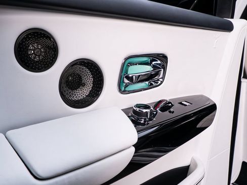 Used 2022 Rolls-Royce Phantom Sedan w/ The Phantom Package RWD image 61