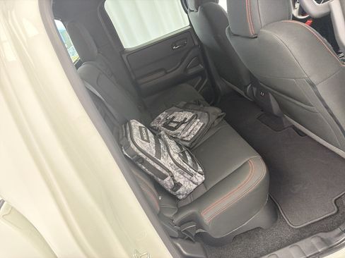 Used 2025 Nissan Frontier PRO-4X AWD/4WD image 13
