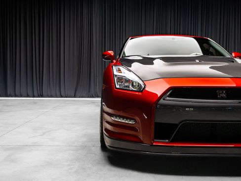 Used 2016 Nissan GT-R Premium AWD/4WD image 27