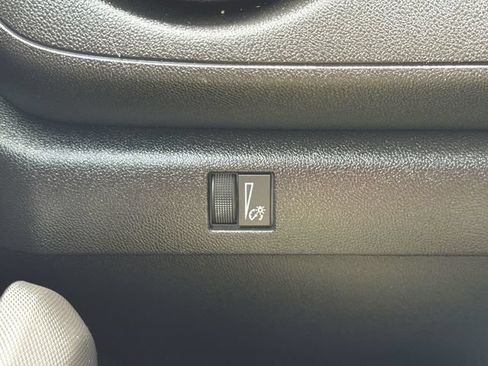 Used 2024 Chevrolet Colorado Trail Boss w/ Technology Package AWD/4WD image 18