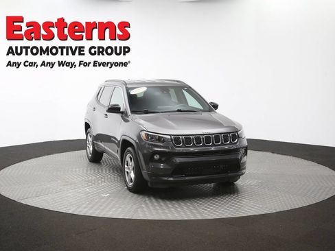 Used 2024 Jeep Compass Latitude AWD/4WD image 49