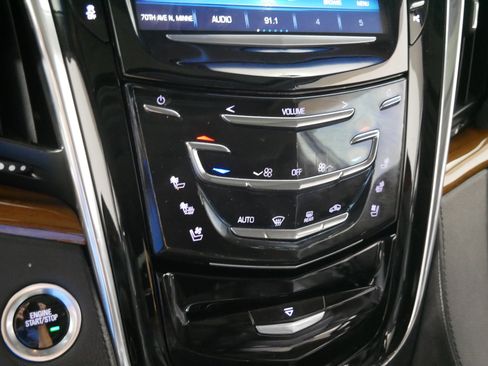 Used 2017 Cadillac Escalade ESV Luxury AWD/4WD image 23