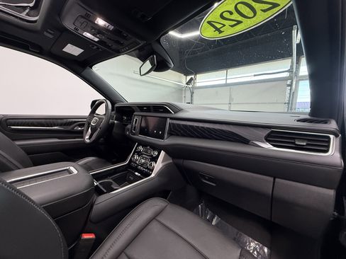 Used 2024 GMC Yukon XL Denali image 23