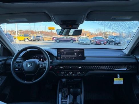 Certified 2025 Honda Accord EX-L image 31