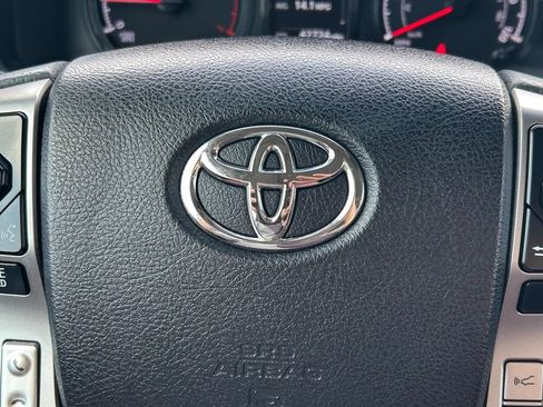 Used 2022 Toyota 4Runner SR5 Premium w/ Moonroof Package RWD image 37