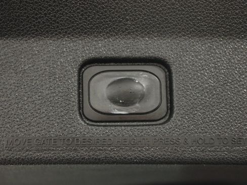 Used 2018 Ford Explorer XLT w/ Equipment Group 201A image 14