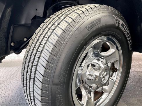 Used 2013 RAM 2500 Tradesman w/ Chrome Appearance Group image 32