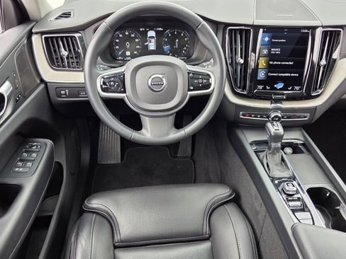 Used 2021 Volvo XC60 T5 Inscription w/ Advanced Package image 12