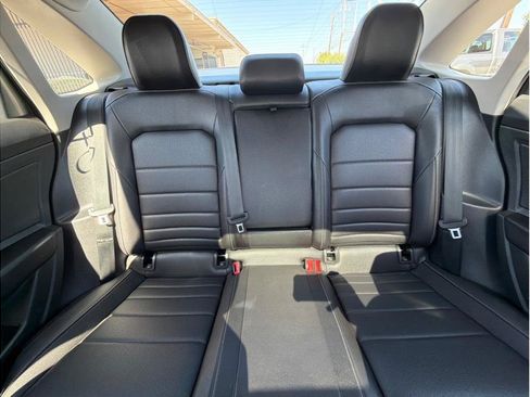 Used 2024 Volkswagen Jetta SE FWD image 10
