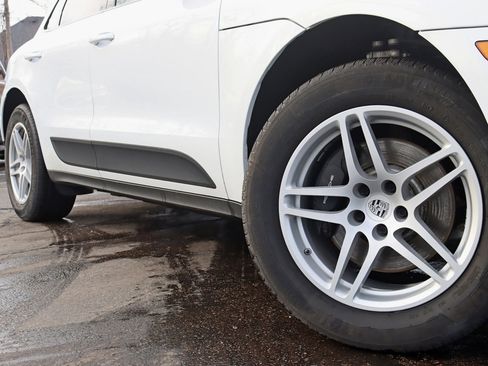 Used 2018 Porsche Macan Sport Edition image 5