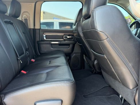 Used 2015 RAM 2500 Laramie w/ Black Appearance Group AWD/4WD image 29