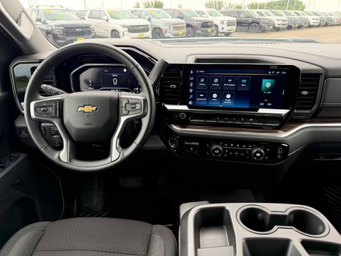 Used 2025 Chevrolet Silverado 2500 LT w/ Convenience Package AWD/4WD image 27