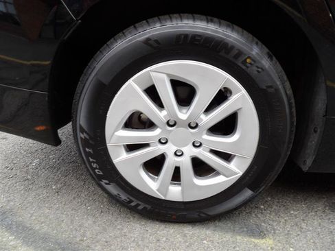 Used 2016 Toyota Prius image 9