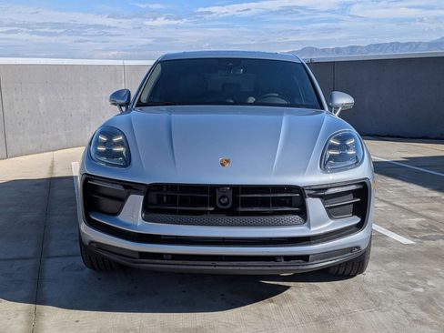 Certified 2025 Porsche Macan AWD/4WD image 6