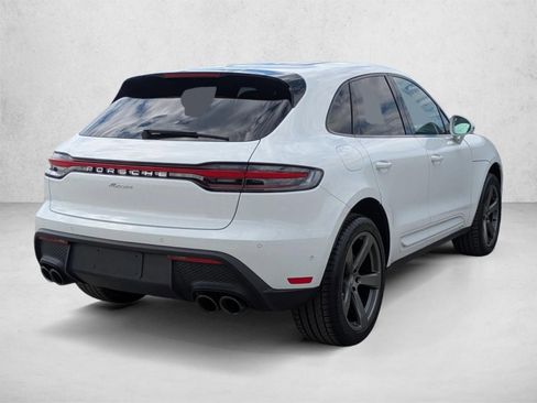 Certified 2025 Porsche Macan AWD/4WD image 9