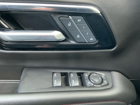 Used 2025 Chevrolet Suburban RST w/ RST Capability Package image 20