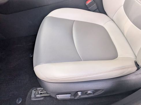 Used 2023 Toyota RAV4 XLE Premium image 24