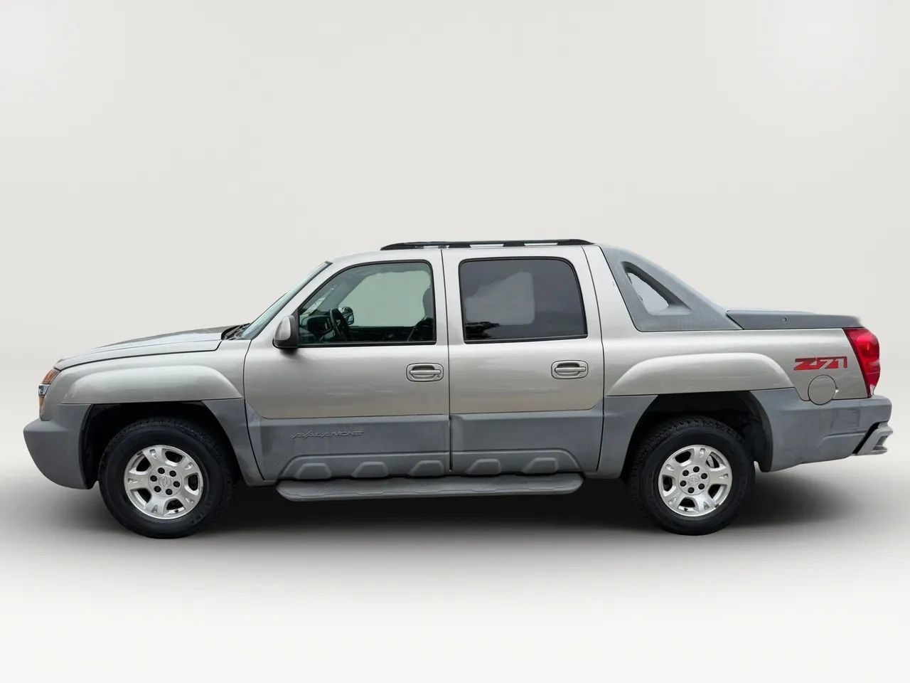 Used 2002 Chevrolet Avalanche 4x4 w/ Off-Road Suspension Pkg image 6