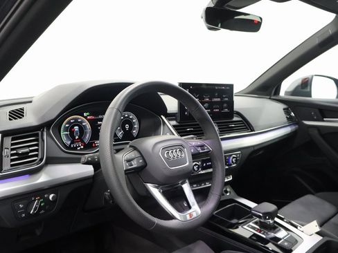 Used 2024 Audi Q5 e Prestige w/ Prestige Package image 15