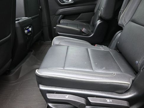 Used 2023 GMC Yukon SLT image 16