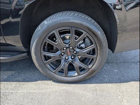 Used 2024 GMC Yukon XL Denali image 4