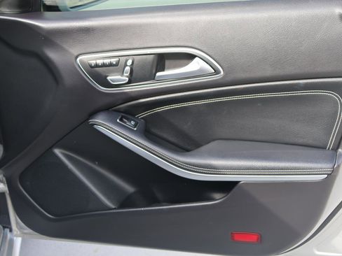 Used 2018 Mercedes-Benz CLA 250 4MATIC image 12