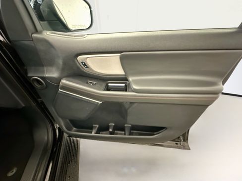 Used 2025 Ford Expedition Active AWD/4WD image 35