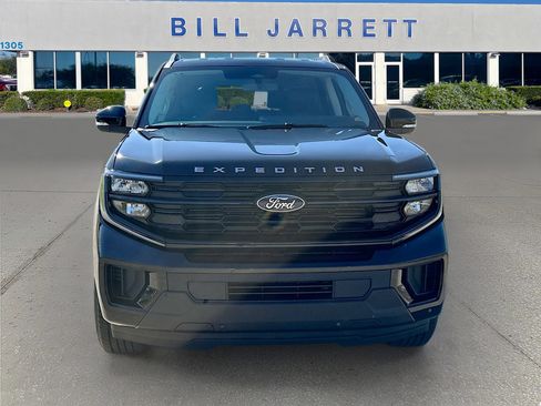 New 2026 Ford Expedition Active image 2