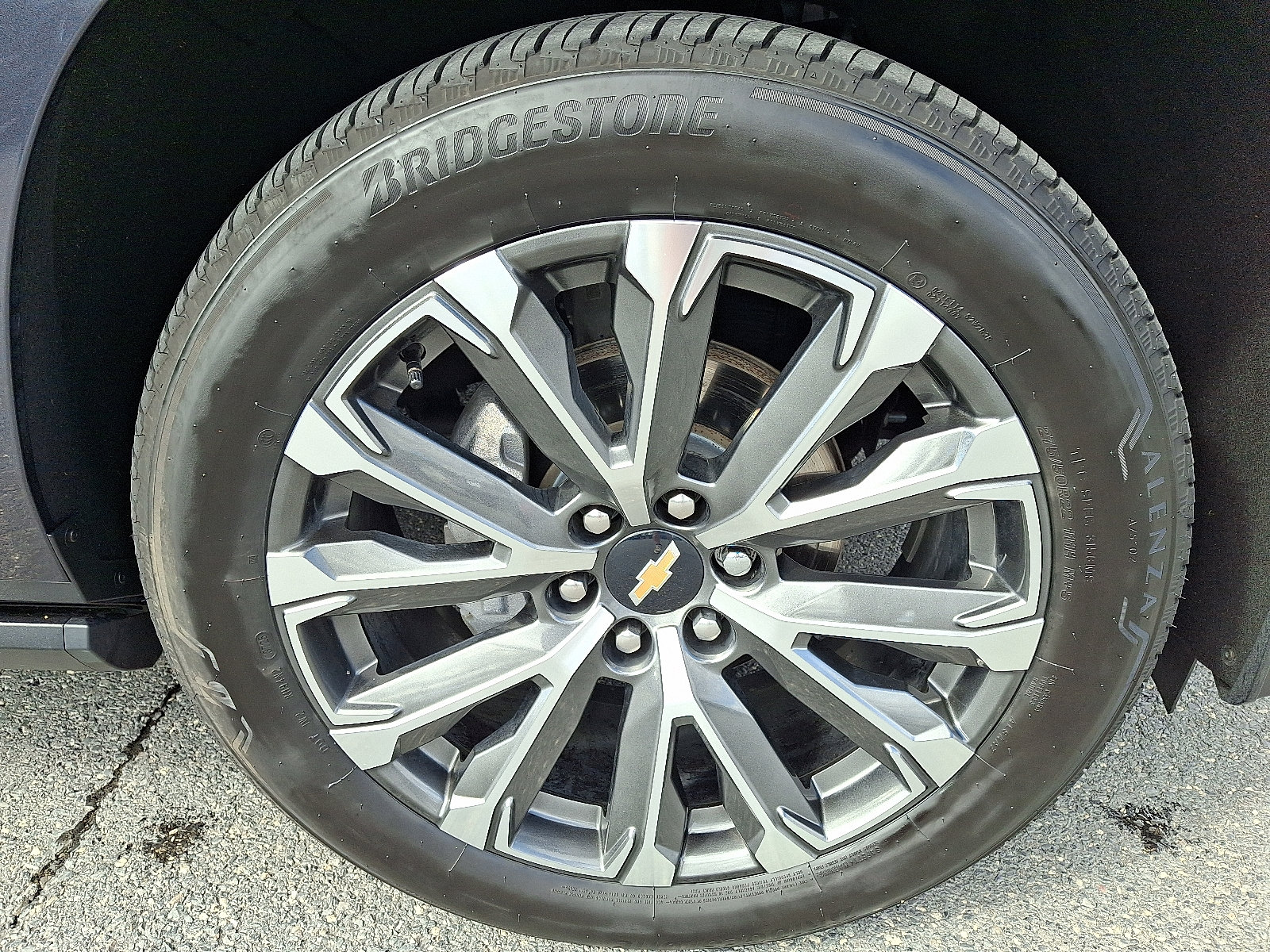 Certified 2026 Chevrolet Suburban High Country AWD/4WD image 9