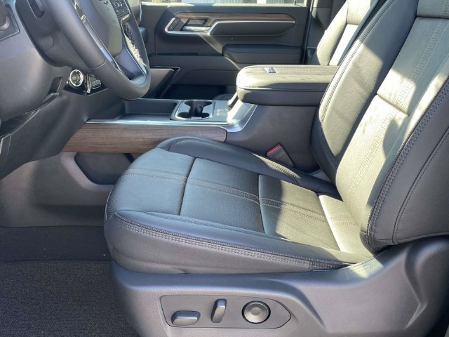 New 2026 Chevrolet Silverado 2500 High Country w/ Midnight Edition AWD/4WD image 12