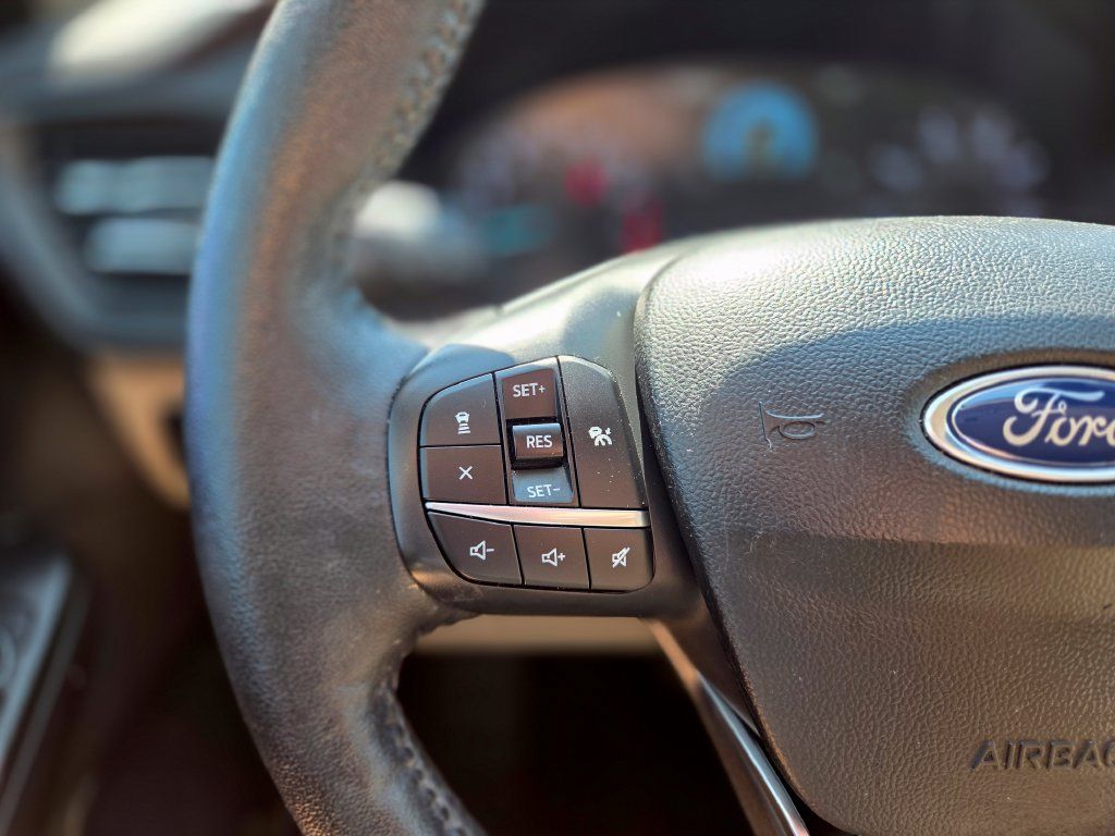 Certified 2020 Ford Escape SEL FWD image 18