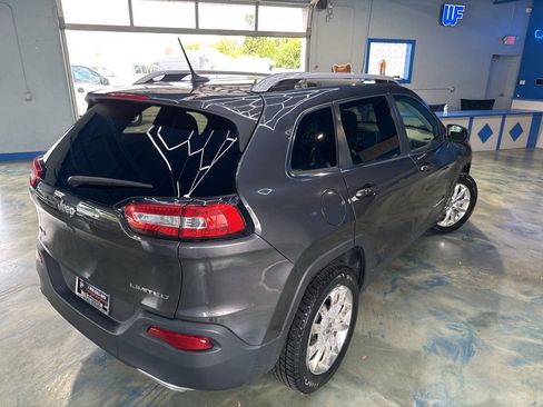 Used 2015 Jeep Cherokee Limited w/ Luxury Group image 4