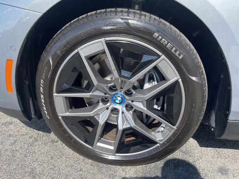 Used 2024 BMW i5 eDrive40i w/ Premium Package image 7