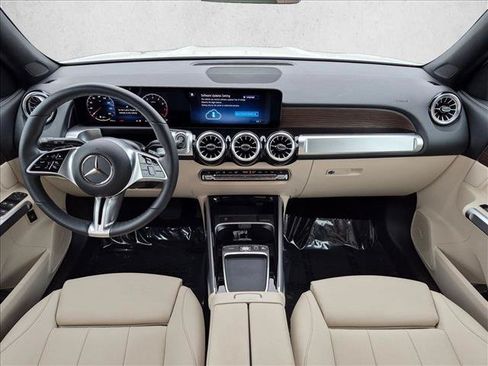 Certified 2026 Mercedes-Benz GLB 250 4MATIC image 17