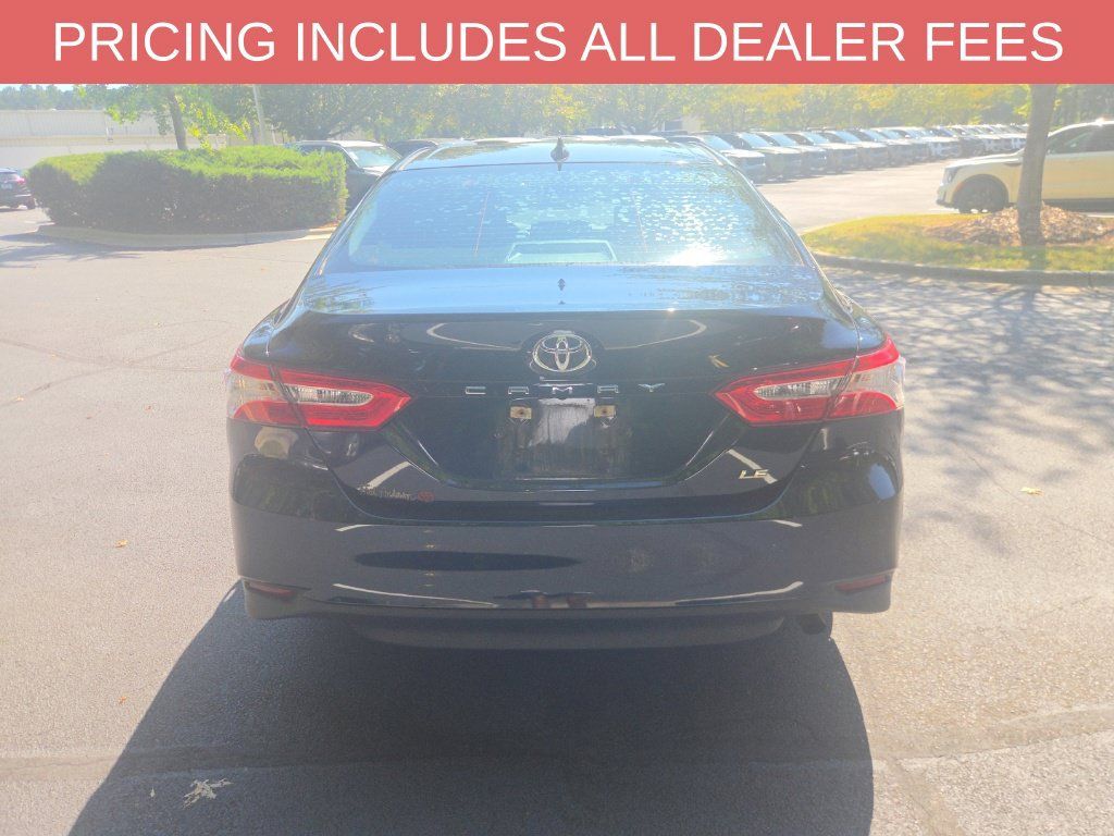 Used 2020 Toyota Camry LE FWD image 11