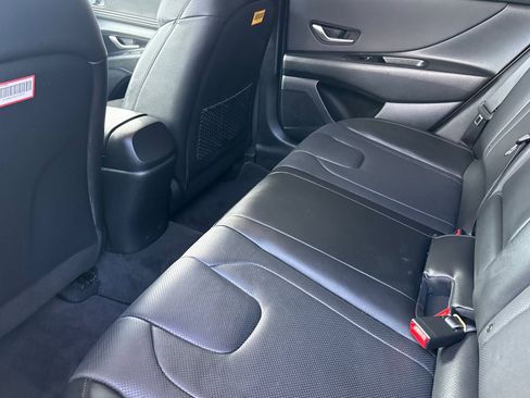 Used 2023 Hyundai Elantra Limited image 27